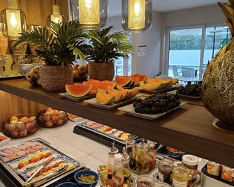 Le Cetai Cannes Beach Hotel - Cannes - Buffet