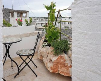 Trulliocchidipietrahistoricalexperience - Alberobello - Balcón