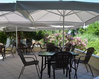 Egeo - Thasos Town - Patio
