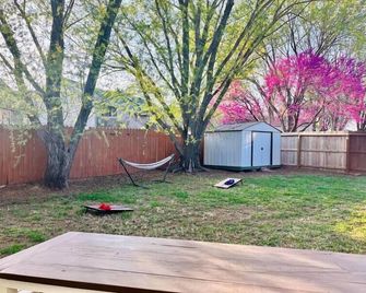 The Kantucky Derby Home - Derby - Patio