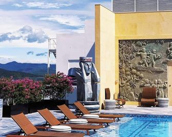 Apec Phú Yên Seaview Condotel - Туй Гоа - Басейн