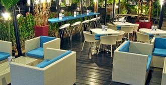 Solo Paragon Hotel & Residences - Surakarta - Ravintola