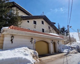 Faqra Palace - Kfardebian - Building
