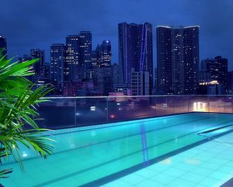 Jade Hotel & Suites - Manila - Pool