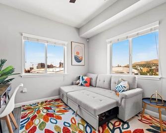 Central City Escape - Salt Lake City - Living room