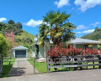 Whanga Bakery . SH43 on the Forgotten World Highway - Whangamomona
