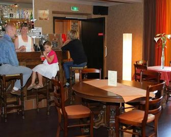 Logis Hotel La Breche De Roland - Gavarnie - Bar