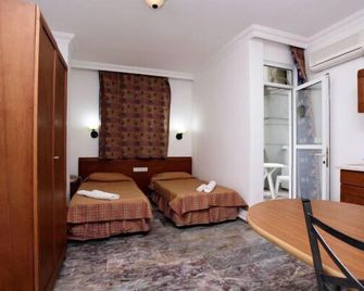 Blue Lagoon Otel - מרמריס - חדר שינה