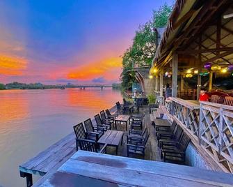 Ramo Resort - Kampot - Innenhof