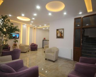 Gulistan Hotel - Zara