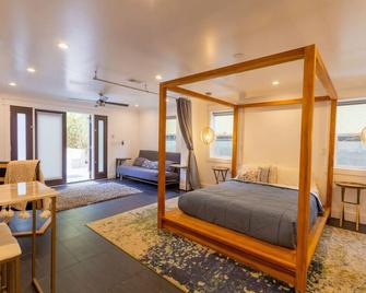 Deluxe Master Studio Private Entrance & Patio - 聖地亞哥 - 臥室
