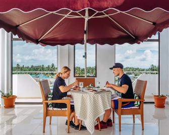 Rekidhiye Inn - Addu City - Patio