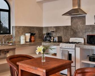 Casa Nainoa - Large Chic Studio - Fully Equipped - Sayulita - Kitchen