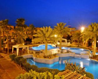 Seashell Julaia Hotel and Resort - Fahaheel - Piscina