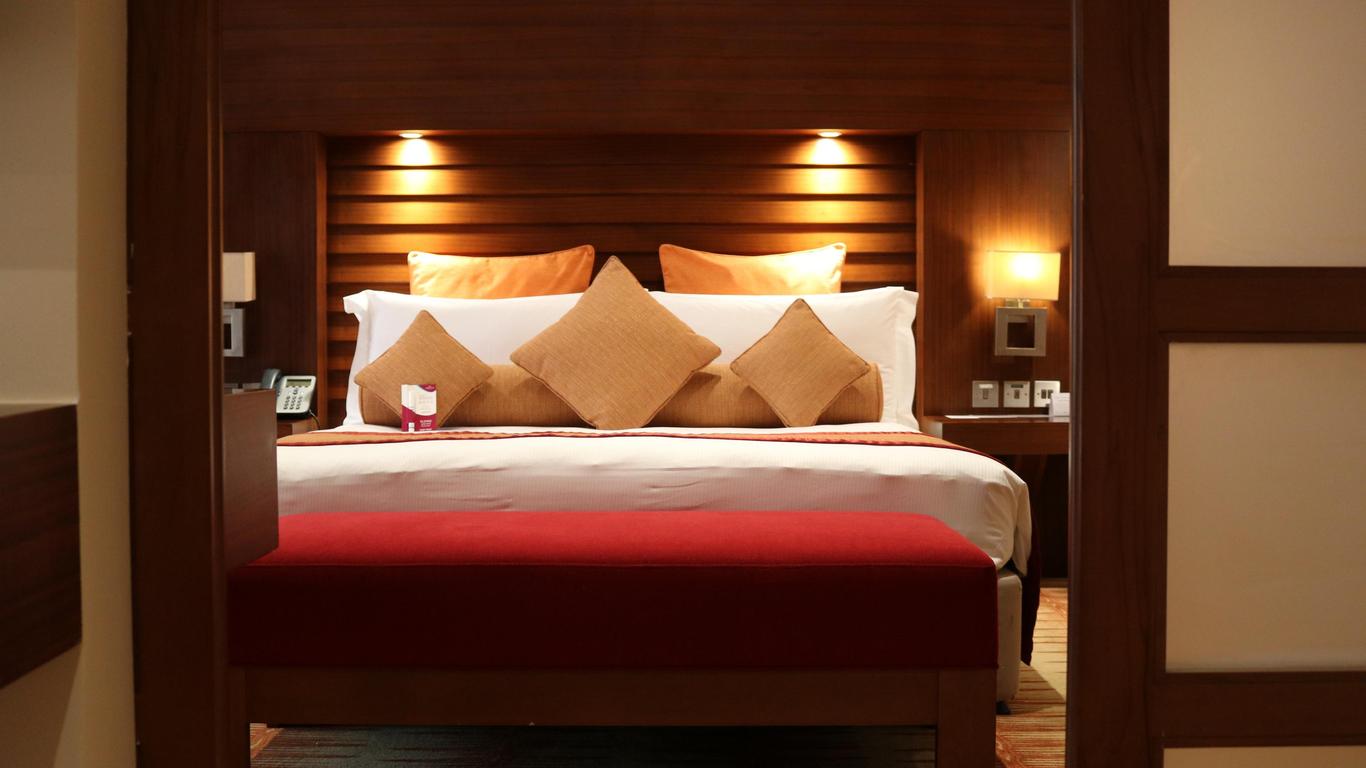 فندق كراون بلازا سوحر