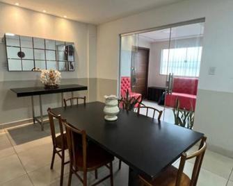 Hangar House - Belém - Sala de jantar