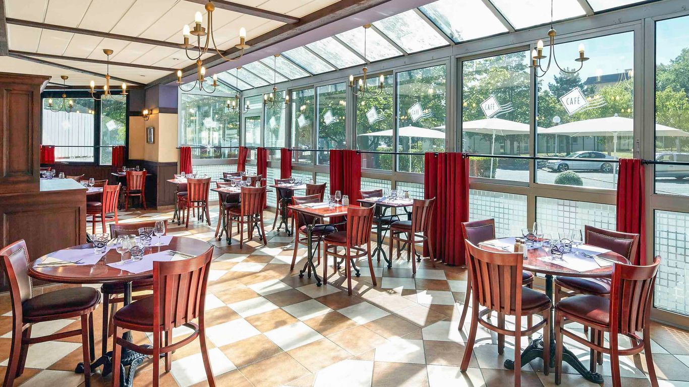 إيبيس شارترز وست لوسي