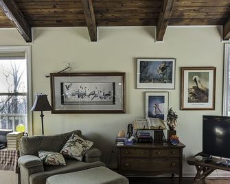 Rocky Glen Condo - forest nest on Baraboo bluff - Merrimac - Sala de estar