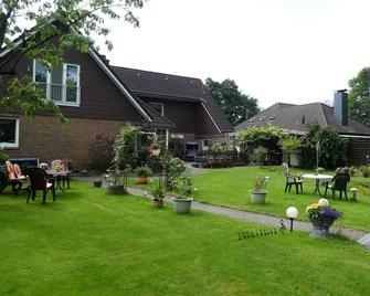 Ferienwohnung Behrends, 15178 - Leer - Innenhof