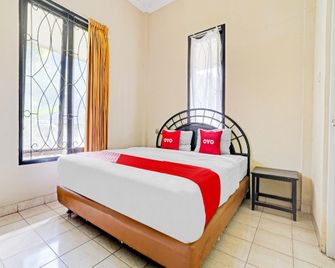 Flagship 90644 Cottage Nusantara - Subang - Habitación