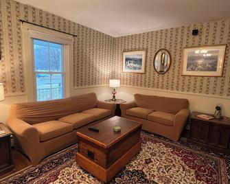 Echo Lake Inn - Ludlow - Sala de estar