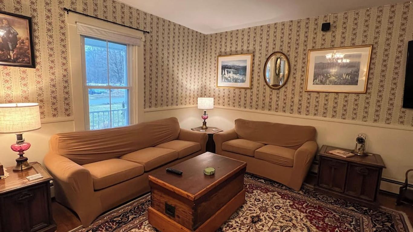 Echo Lake Inn