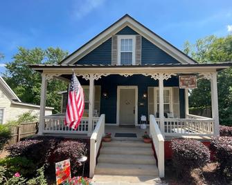 Victorian Secret,entire house In Eufaula, Al. Sport enthusiasts are welcomed. - Eufaula - Edificio