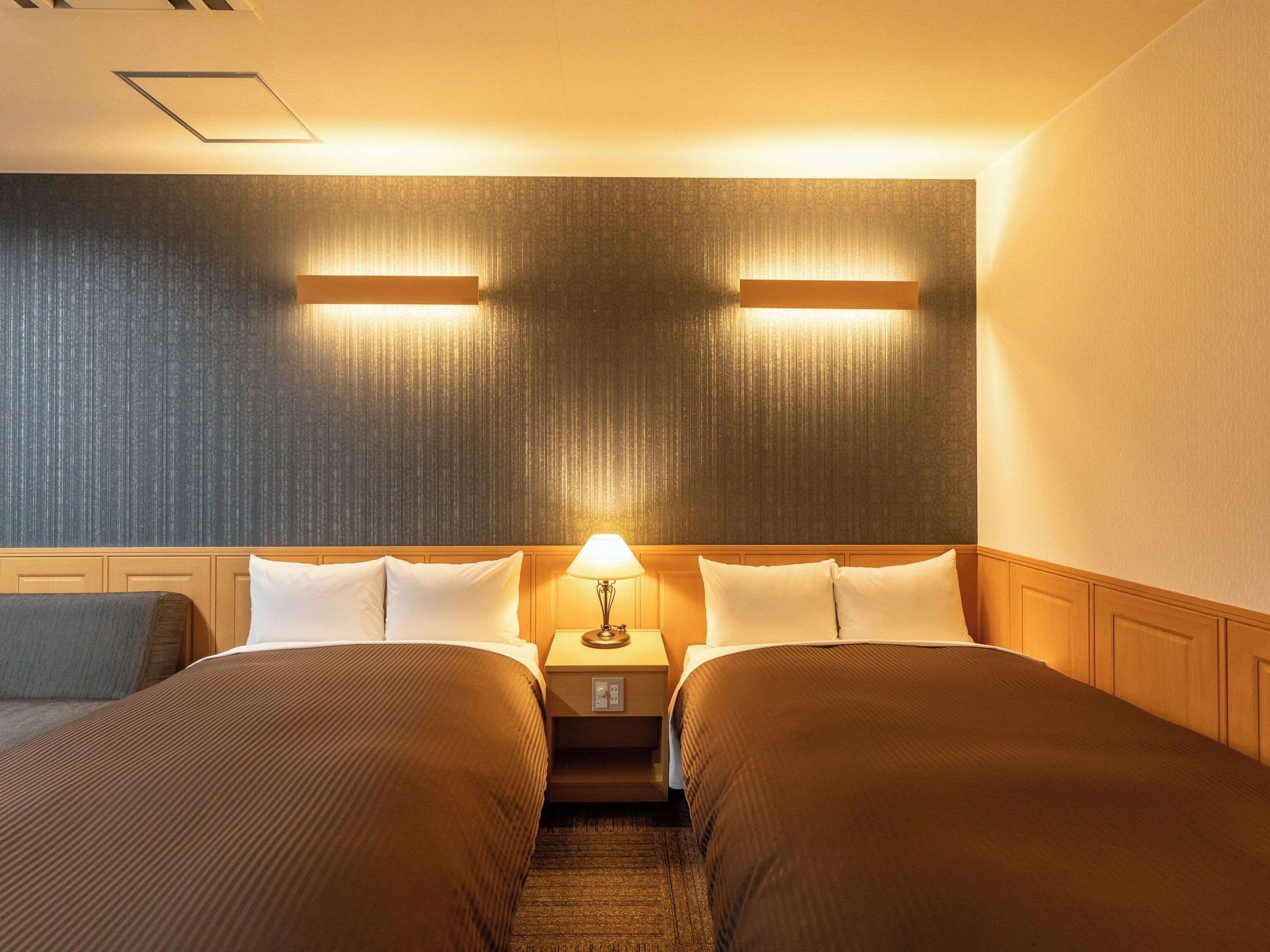 Awa Ikeda Station Hotel Eleven - מיושי