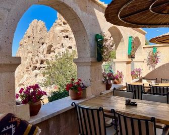 Duven Hotel Cappadocia - Uchisar - Balcony