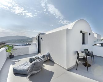 Onyx Hotel & Suites - Karterados - Balcony