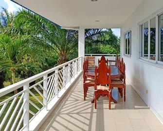 Luxury Villa with Pool in Tropical Garden - Puerto Princesa - Balcó