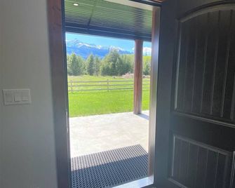 The Westview Cabin - Valemount - Vista del exterior