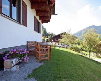 Chalet in Hüttau near Ski Amade Slopes, cleaning included - Hüttau - Patio