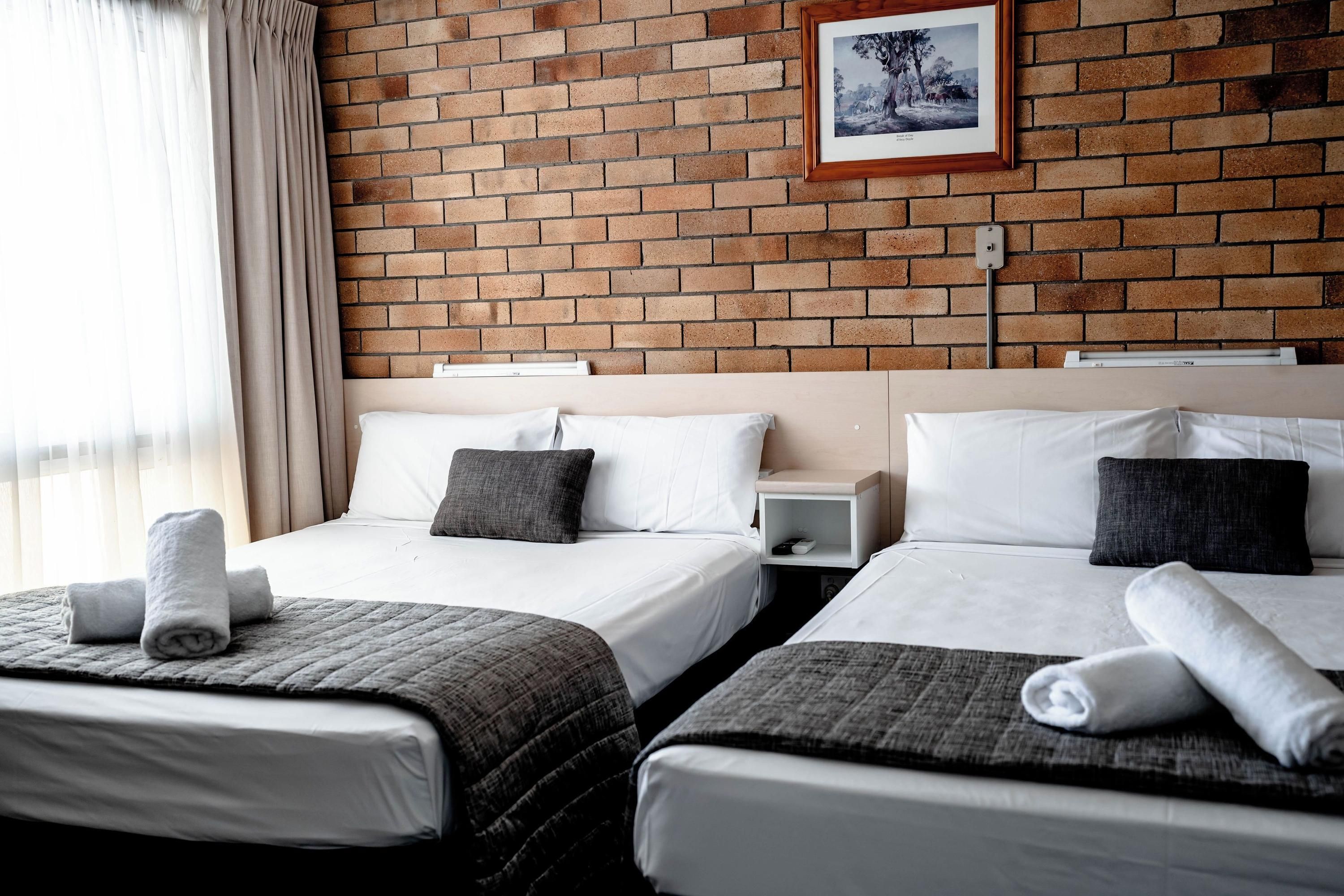 Buckaroo Motor Inn - Warwick