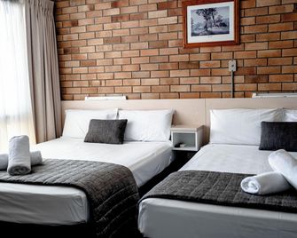 Buckaroo Motor Inn - Warwick