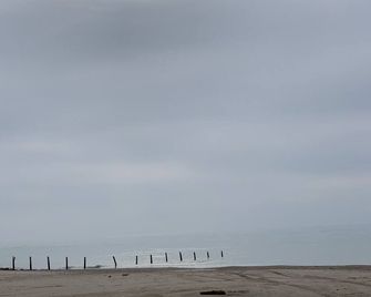 Welcome to Heaven!!! Affordable & steps to beach! 2 BR 1 bath. - Sauble Beach - Beach