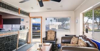 Carlsbad Inn , New Mexico - Carlsbad - Living room