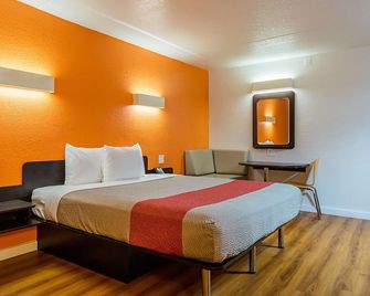 Motel 6 Garland, Tx - Northeast Dallas - Ґарланд - Спальня