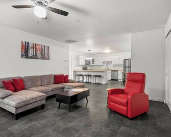 Charming Condo Walking Distance to Amenities Unit 4 - Kellogg - Soggiorno