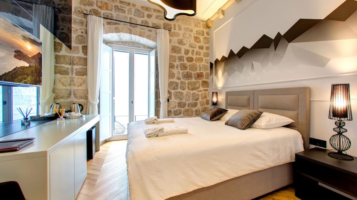 Guest House Forty-Four