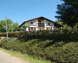 Chambres d'hôtes Esponde Marie-Jeanne - Donazaharre - Edificio