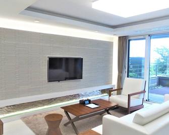 Healthcare Town Resort - סאוגוויפו - סלון