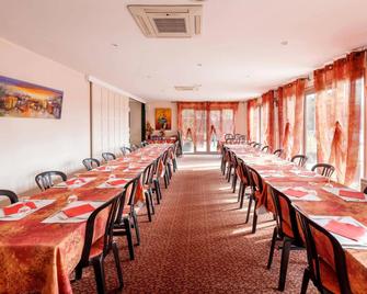 Logis Hotel Horus Restaurant Les Bruyeres - Langon - Ресторан