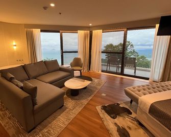 The Lake Hotel Tagaytay - Tagaytay - Living room