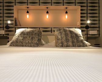 Citotel Les Alizes - Dinard - Bedroom