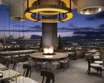 UNIT #3 2-bedroom/1-bath 700 sq. ft suite with Parking & 5 Beds including a full kitchen - 聖地亞哥 - 餐廳