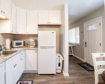 Luxury stay near Oakridge Mall for vacation/work - San Jose - Kitchen