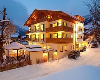 Classic Alpin - Römerhof, country hotel - Dorfgastein - Будівля