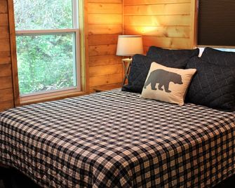 GNP Boundary Cabin -at the River - West Glacier - Bedroom