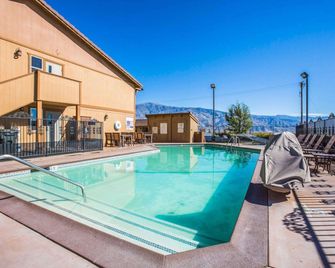 Quality Inn Lone Pine near Mount Whitney - Lone Pine - Πισίνα